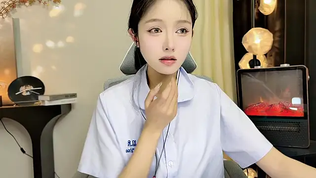 xiaodaibabyy online show from February 2025 02:05:01 PM