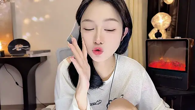 xiaodaibabyy online show from February 2025 01:37:01 PM