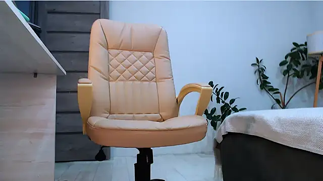 NaughtyNylonFeet online show from October 2025 03:18:01 AM