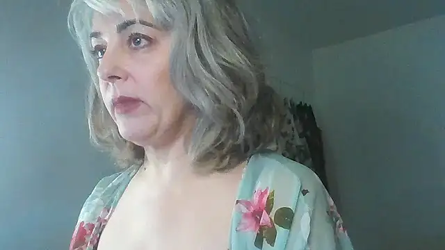 Snapshot of TheRealSeska chatting on November 2025 11:45:01 AM TheRealSeska online show from November 2025 11:45:01 AM