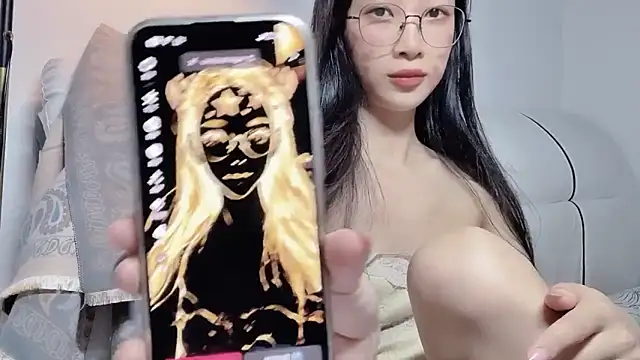 Lili-2 online show from May 2026 03:19:02 PM