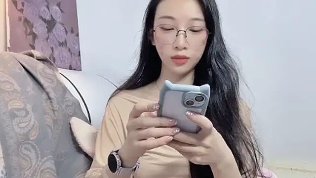 Lili-2 online show from May 2026 01:29:02 PM