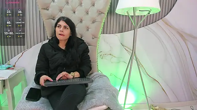 Snapshot of Melodi_Roux chatting on May 2026 01:29:02 PM Melodi Roux online show from May 2026 01:29:02 PM