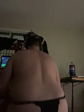 Snapshot of Tipute1987 chatting on December 2024 08:17:02 AM Tipute1987 online show from December 2024 08:17:02 AM