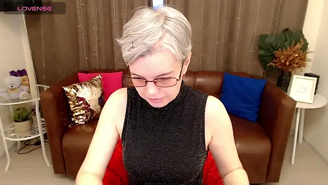 Snapshot of Cutie_Erikaa1 chatting on March 2025 02:27:01 AM Cutie Erikaa1 online show from March 2025 02:27:01 AM