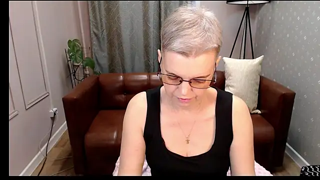 Snapshot of Cutie_Erikaa1 chatting on November 2025 09:43:01 AM Cutie Erikaa1 online show from November 2025 09:43:01 AM