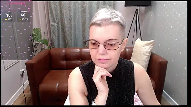 Snapshot of Cutie_Erikaa1 chatting on November 2025 02:17:02 AM Cutie Erikaa1 online show from November 2025 02:17:02 AM