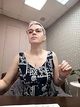 Snapshot of Cutie_Erikaa1 chatting on December 2025 02:41:02 AM Cutie Erikaa1 online show from December 2025 02:41:02 AM