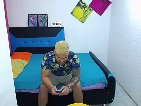 Snapshot of pitbullveryhot chatting on December 2024 04:29:02 PM pitbullveryhot online show from December 2024 04:29:02 PM