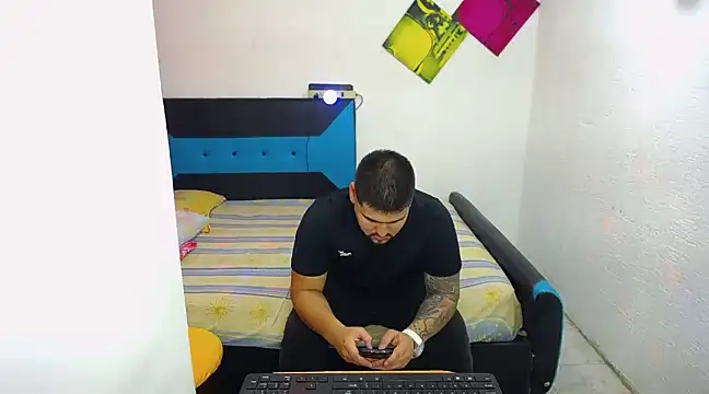 Snapshot of pitbullveryhot chatting on March 2025 11:56:02 PM pitbullveryhot online show from March 2025 11:56:02 PM