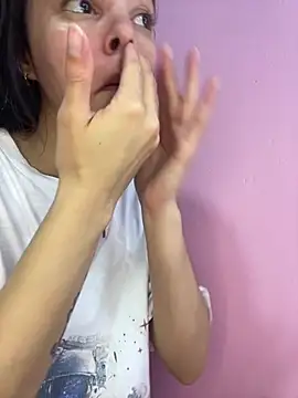 Mia-kalinfa online show from May 2026 01:08:01 PM