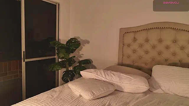 Scarlett grand online show from October 2025 11:24:02 PM