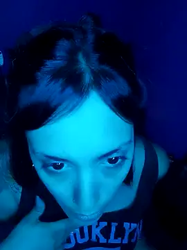 Snapshot of shishiii_11 chatting on December 2024 05:17:01 AM shishiii 11 online show from December 2024 05:17:01 AM