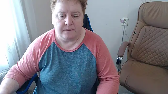 Snapshot of Limonka-Fire chatting on April 2026 09:03:01 AM Limonka-Fire online show from April 2026 09:03:01 AM