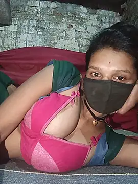Snapshot of Hoty_girl_143 chatting on June 2026 12:05:02 AM Hoty girl 143 online show from June 2026 12:05:02 AM