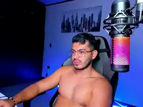 Snapshot of BrunoD31 chatting on December 2024 03:00:01 PM BrunoD31 online show from December 2024 03:00:01 PM