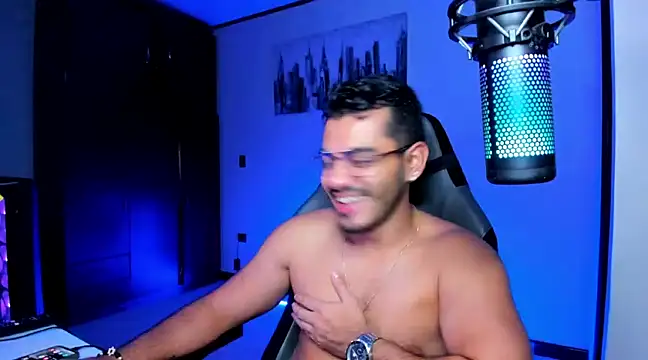 Snapshot of BrunoD31 chatting on December 2024 04:19:01 AM BrunoD31 online show from December 2024 04:19:01 AM