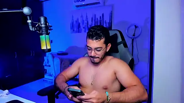 Snapshot of BrunoD31 chatting on October 2025 03:03:02 AM BrunoD31 online show from October 2025 03:03:02 AM