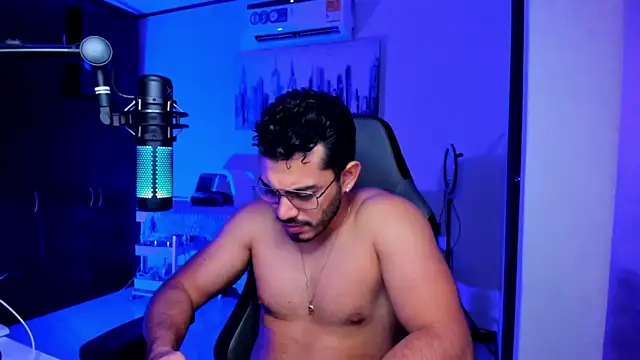 Snapshot of BrunoD31 chatting on November 2025 04:04:01 AM BrunoD31 online show from November 2025 04:04:01 AM