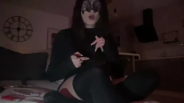 Snapshot of DominaCat75 chatting on December 2024 01:05:01 AM DominaCat75 online show from December 2024 01:05:01 AM