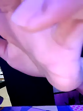 Snapshot of incubo-succubus chatting on March 2025 04:20:02 AM incubo-succubus online show from March 2025 04:20:02 AM