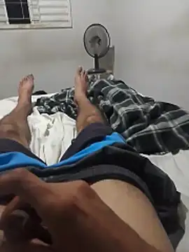 Snapshot of UnhappyWinding chatting on December 2025 02:05:02 AM UnhappyWinding online show from December 2025 02:05:02 AM