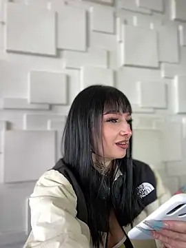 Snapshot of Annie_LS chatting on January 2025 05:37:02 PM Annie LS online show from January 2025 05:37:02 PM