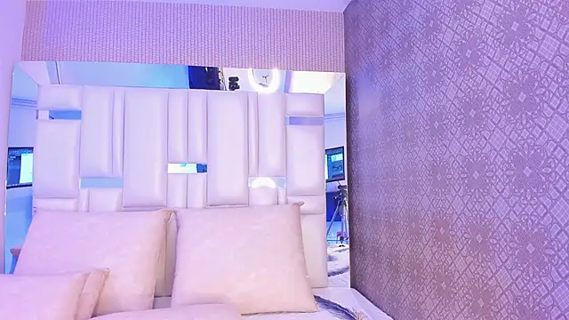 Valery Foxx  online show from December 2024 12:11:01 PM