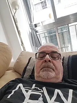 Satiro Sevilla online show from November 2025 04:51:01 PM