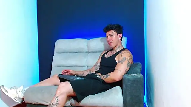 JUSTIN FULLER1 online show from January 2026 03:10:01 AM