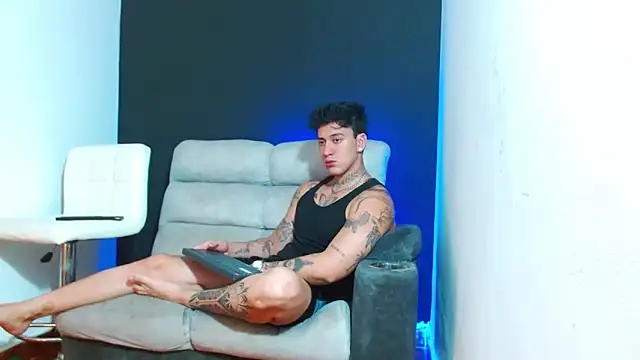 JUSTIN FULLER1 online show from March 2026 09:32:02 PM