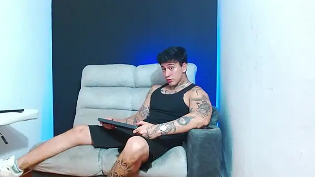 Snapshot of JUSTIN_FULLER1 chatting on May 2026 10:48:01 PM JUSTIN FULLER1 online show from May 2026 10:48:01 PM