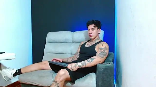 Snapshot of JUSTIN_FULLER1 chatting on June 2026 02:05:02 AM JUSTIN FULLER1 online show from June 2026 02:05:02 AM