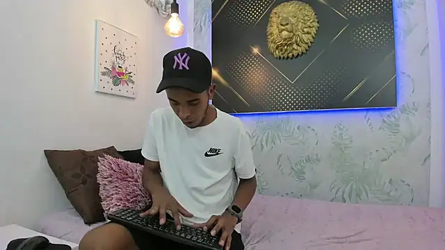 JordanAndAndrew online show from January 2025 07:38:01 PM