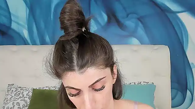 SkinnyDolly online show from November 2025 03:10:02 AM