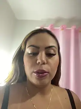 Snapshot of lariic chatting on January 2025 10:45:01 PM lariic online show from January 2025 10:45:01 PM