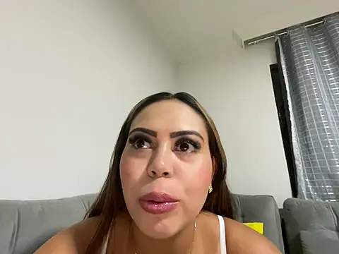 Snapshot of lariic chatting on March 2025 10:06:02 PM lariic online show from March 2025 10:06:02 PM