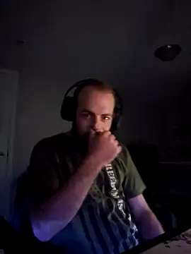 Snapshot of SirYummy18 chatting on December 2024 07:05:01 AM SirYummy18 online show from December 2024 07:05:01 AM