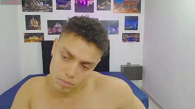 Snapshot of Booy_Hott chatting on December 2024 04:40:01 PM Booy Hott online show from December 2024 04:40:01 PM