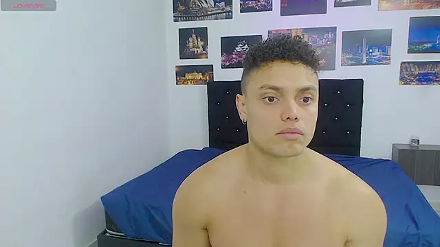 Snapshot of Booy_Hott chatting on December 2024 07:47:01 PM Booy Hott online show from December 2024 07:47:01 PM