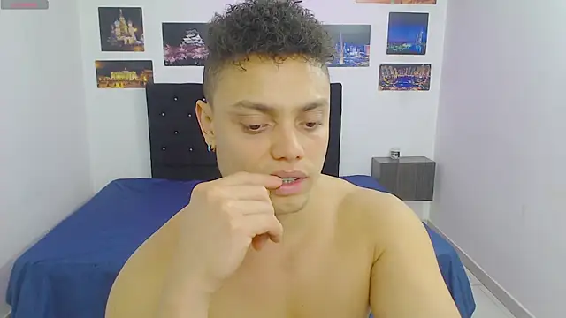 Snapshot of Booy_Hott chatting on December 2024 02:15:01 PM Booy Hott online show from December 2024 02:15:01 PM