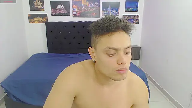 Snapshot of Booy_Hott chatting on December 2024 06:15:01 PM Booy Hott online show from December 2024 06:15:01 PM