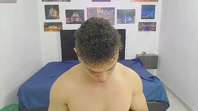 Snapshot of Booy_Hott chatting on December 2024 03:04:01 PM Booy Hott online show from December 2024 03:04:01 PM