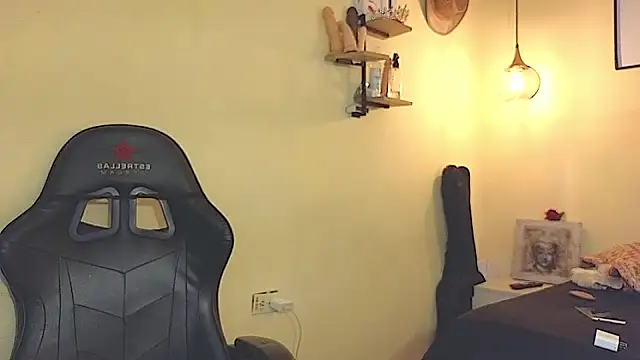 evafoxs online show from November 2025 09:47:01 PM