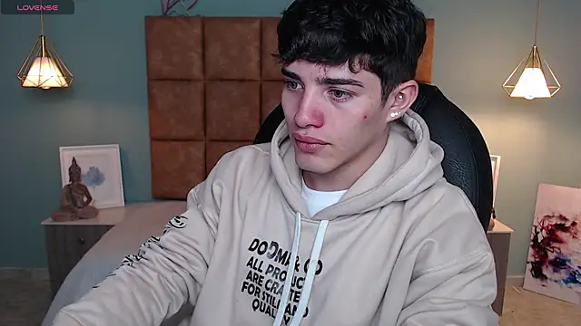 AlejooTwink online show from February 2025 05:28:01 PM