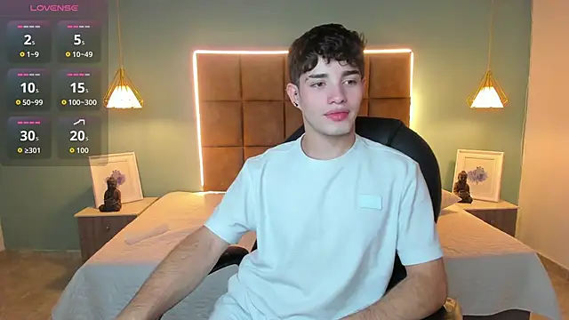 AlejooTwink online show from November 2025 12:57:02 AM