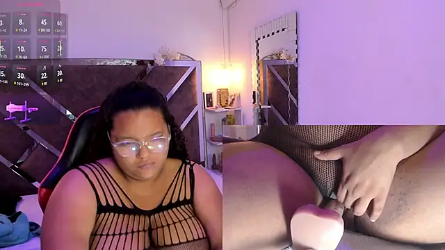 MhiaRey online show from October 2025 01:00:01 PM