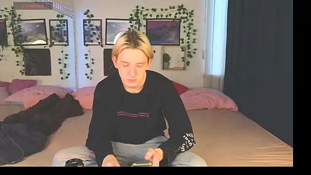 Ron Vils online show from December 2024 06:11:02 AM