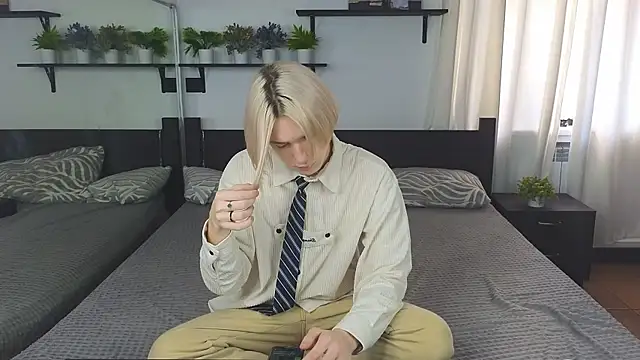 Ron Vils online show from November 2025 06:13:01 AM