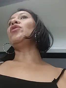 Snapshot of Slut_Milf_ chatting on January 2025 07:31:01 PM Slut Milf  online show from January 2025 07:31:01 PM